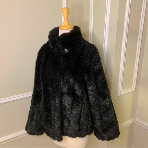 Jaclyn Smith Jackets & Blazers - 🌟SALE🌟Jaclyn Smith Classic Faux Fur Coat 😍❄️🌟